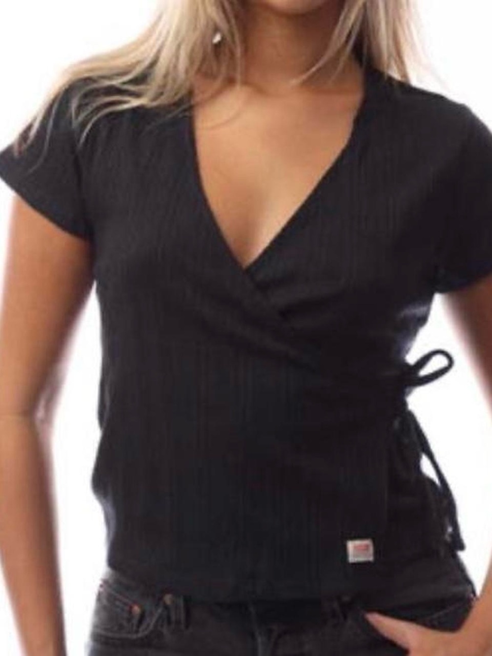 Levi's Black Short-Sleeve Wrap Tee